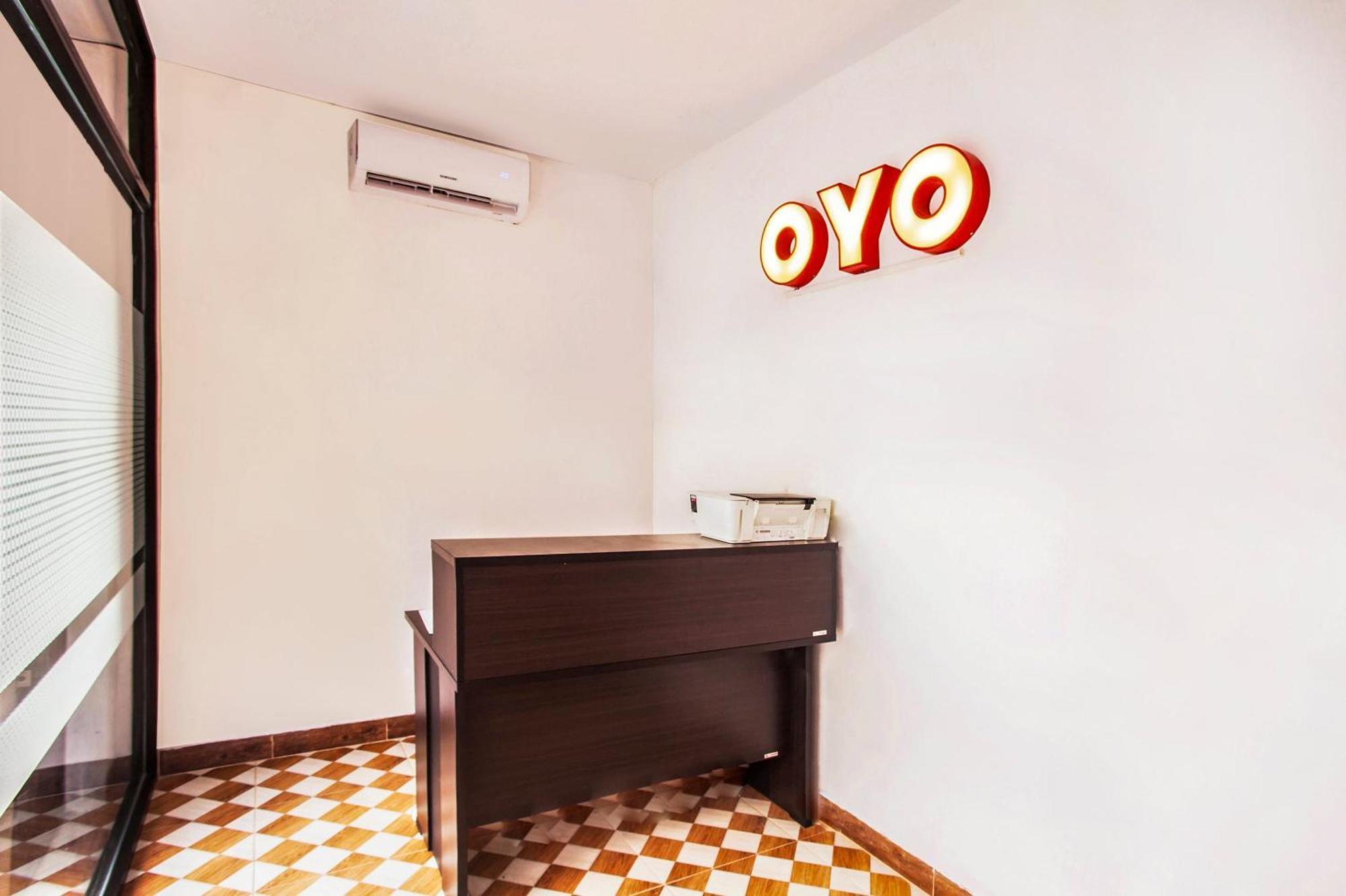 Oyo 2720 Sutomo Inn Medan Exterior photo